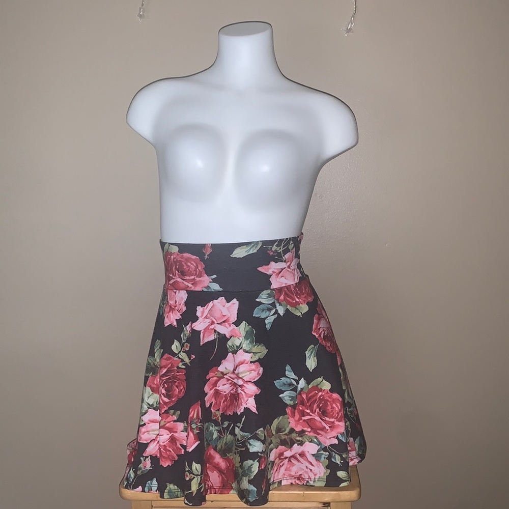 Kirra | Gray Floral Skirt